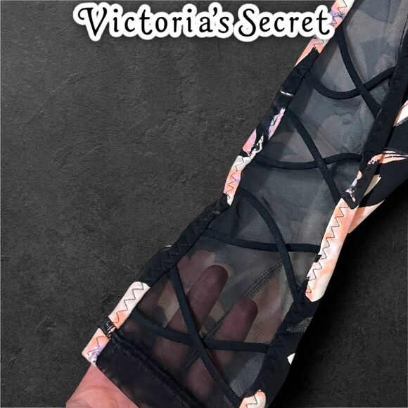 HTF Victoria’s Secret VSX Black/Pink Lily Flow Sweat On Point Exposed Legging - Picture 7 of 7
